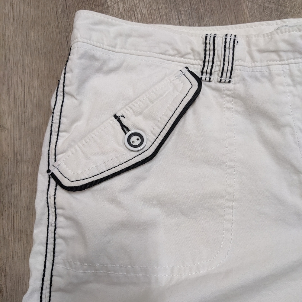 White House Black Market White Shorts black Trim Size 8 - Picture 3 of 10